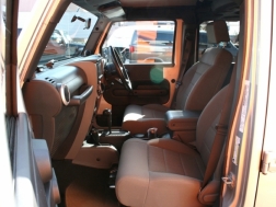 ラングラーアンリミテッド　サハラ　ソフトトップ　リフトアップ