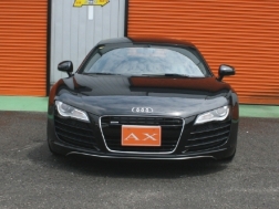 アウディ　R8