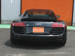 アウディ　R8