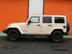 ラングラーアンリミテッド　希少色サハラタン