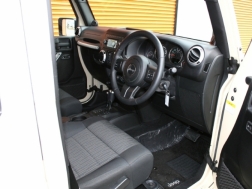 ラングラーアンリミテッド　希少色サハラタン