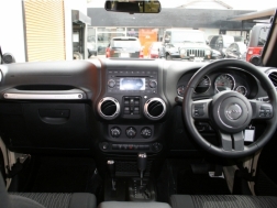 ラングラーアンリミテッド　希少色サハラタン