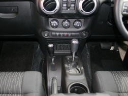 ラングラーアンリミテッド　希少色サハラタン