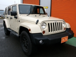 ラングラーアンリミテッド　希少色サハラタン